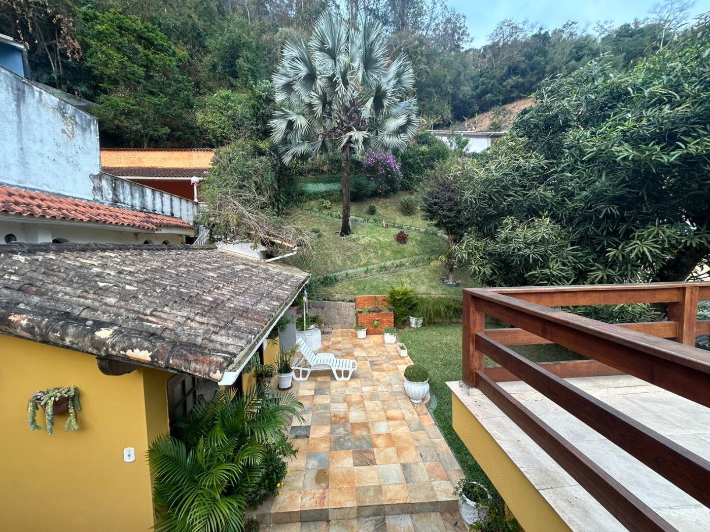Casa à venda com 4 quartos, 240m² - Foto 2