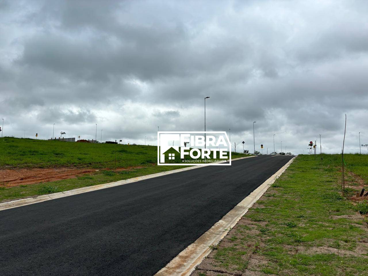 Loteamento e Condomínio, 360 m² - Foto 1