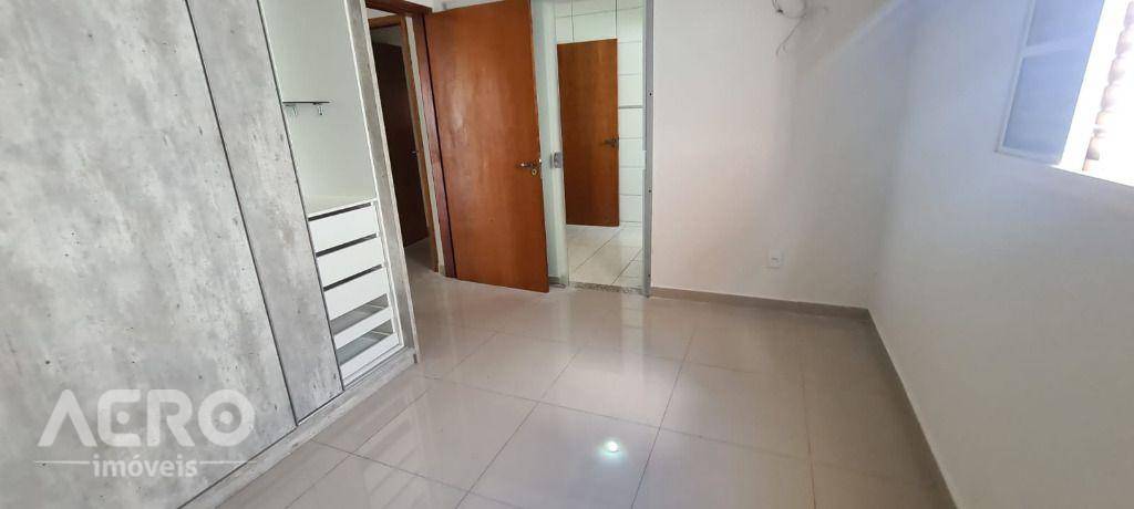 Casa à venda com 3 quartos, 247m² - Foto 26