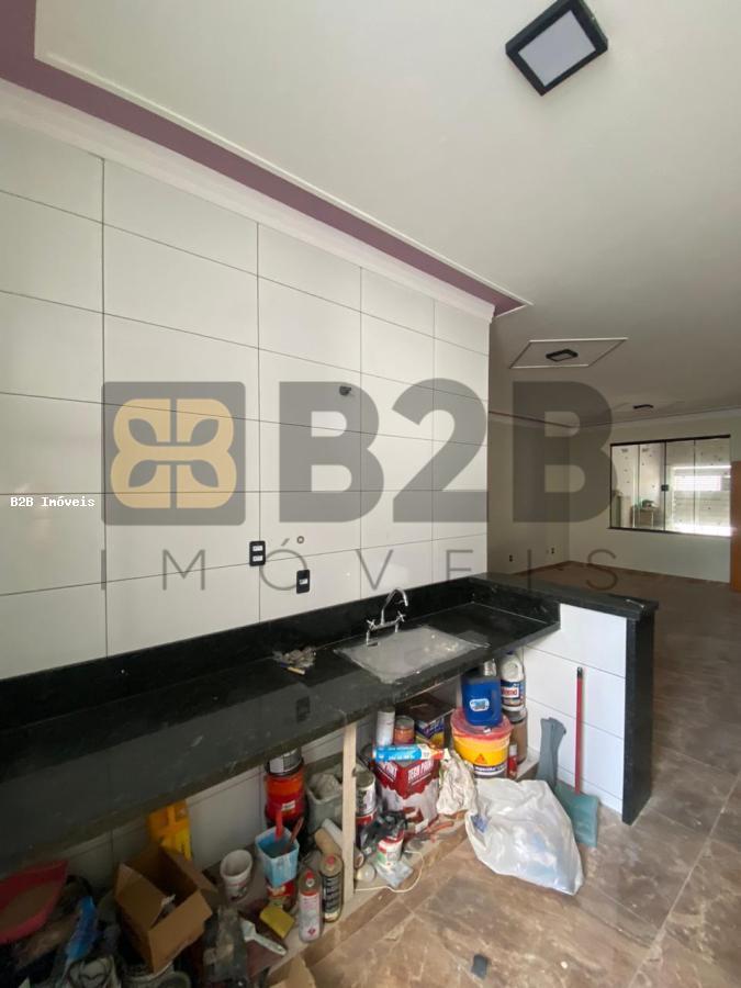 Casa à venda com 2 quartos, 115m² - Foto 8