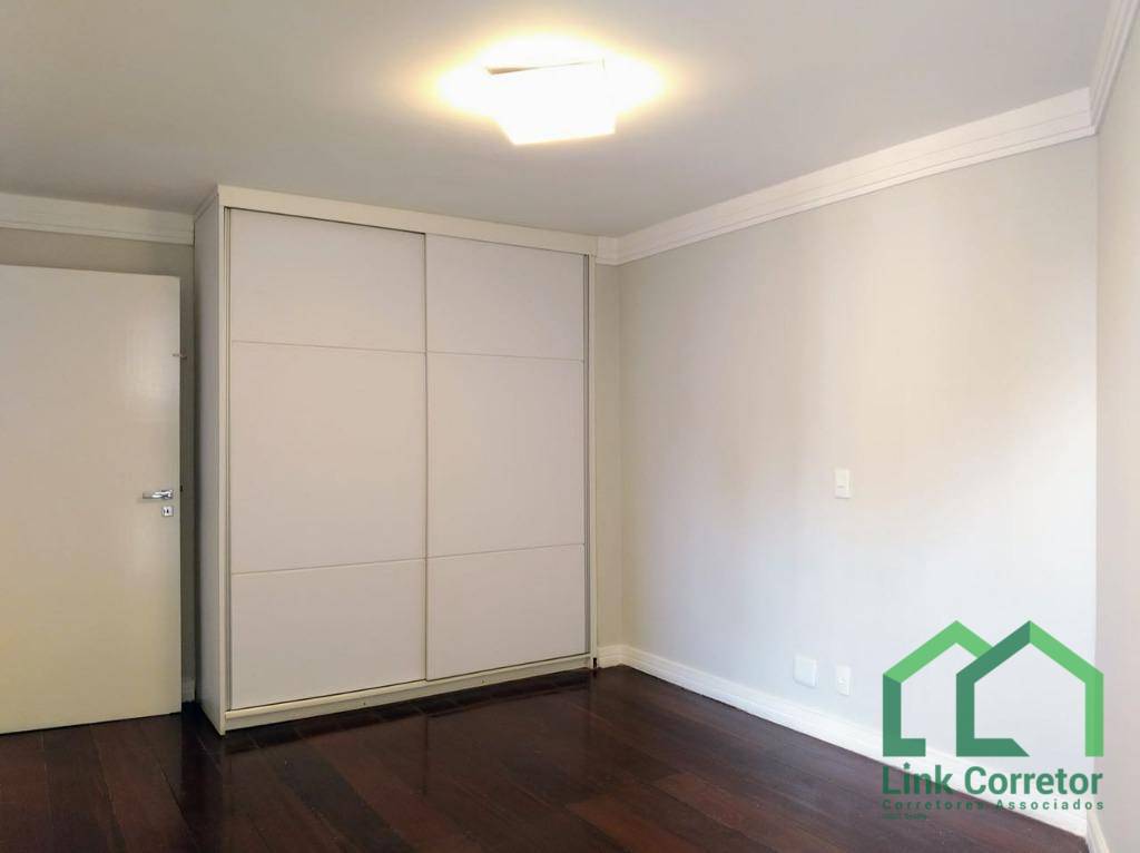 Apartamento à venda com 3 quartos, 217m² - Foto 13