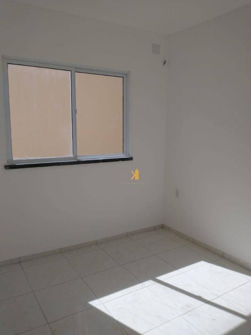 Casa à venda com 3 quartos, 68m² - Foto 5