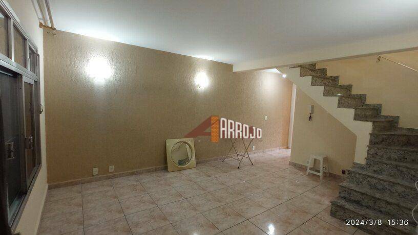 Sobrado à venda com 2 quartos, 200m² - Foto 1