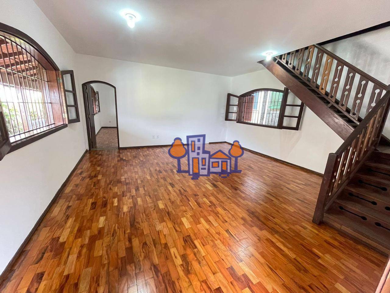 Casa à venda com 3 quartos, 259m² - Foto 5