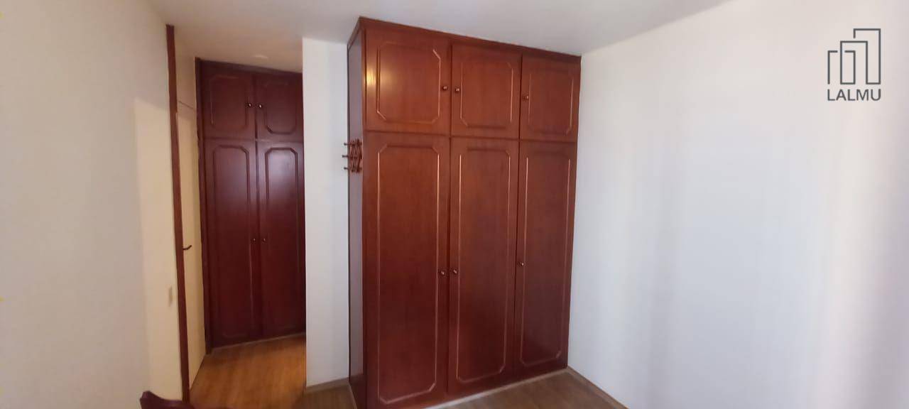 Apartamento para alugar com 4 quartos, 130m² - Foto 10