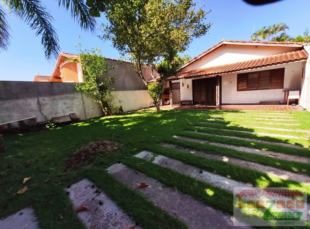 Casa à venda com 3 quartos, 250m² - Foto 1