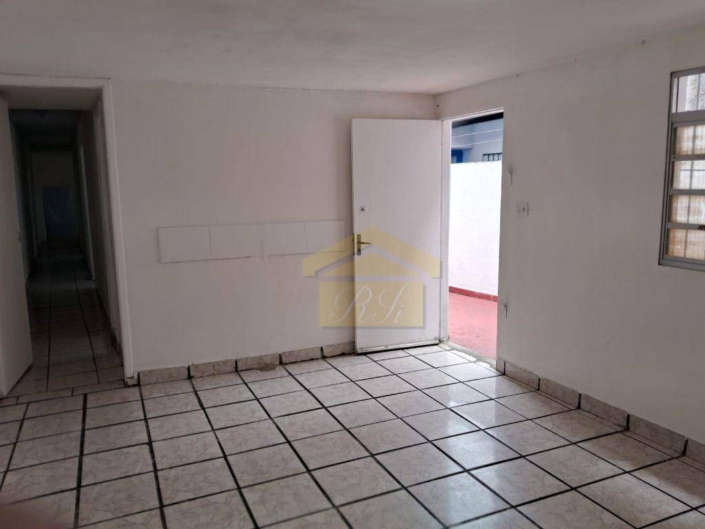 Casa à venda com 4 quartos, 90m² - Foto 1