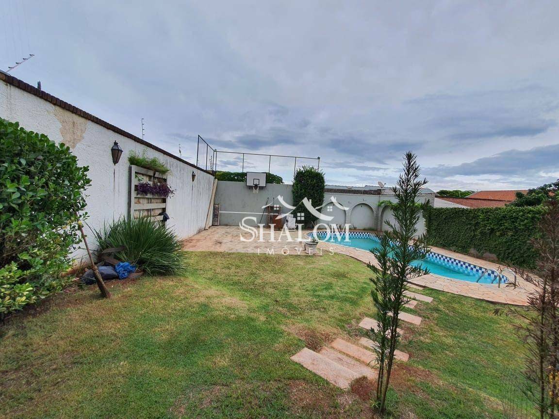 Casa à venda com 4 quartos, 366m² - Foto 18