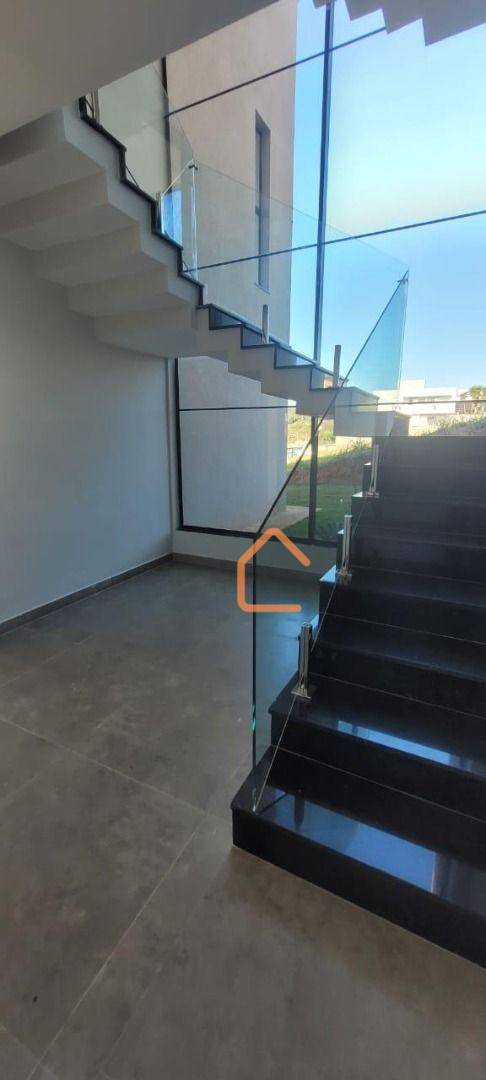 Casa à venda com 3 quartos, 296m² - Foto 8