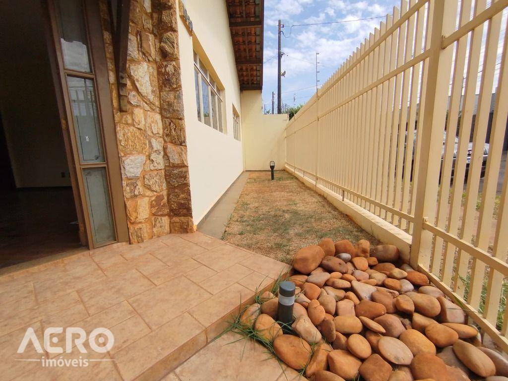 Casa, 4 quartos, 200 m² - Foto 2