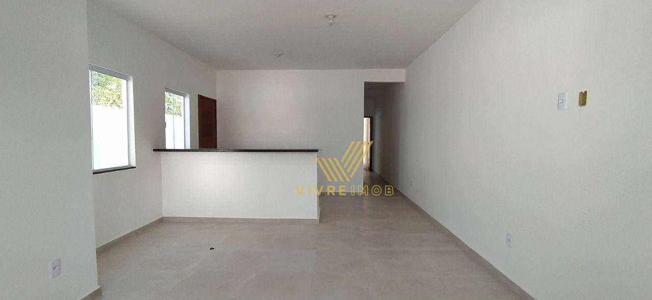 Casa à venda com 3 quartos, 75m² - Foto 3
