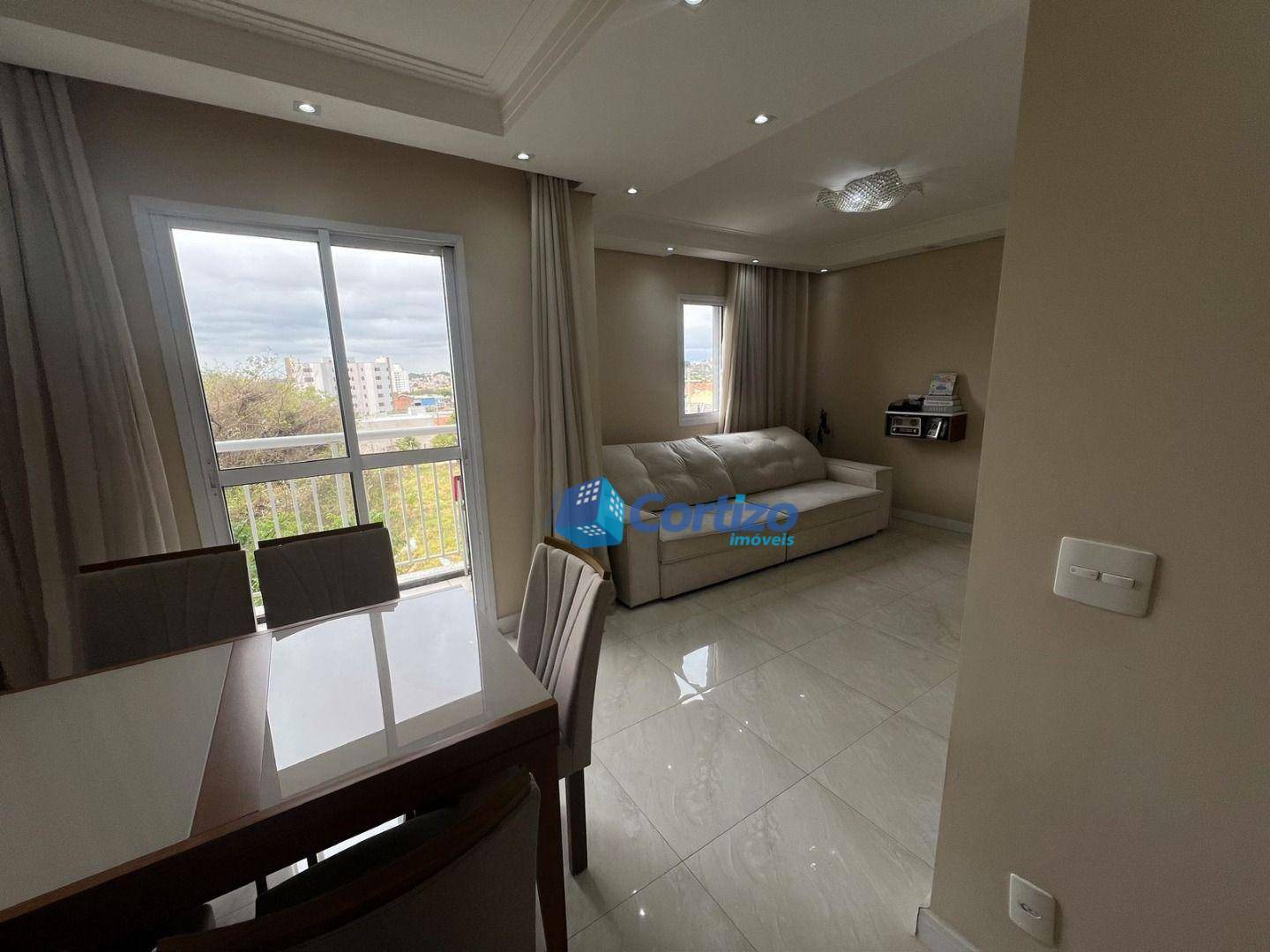 Apartamento à venda com 2 quartos, 61m² - Foto 1