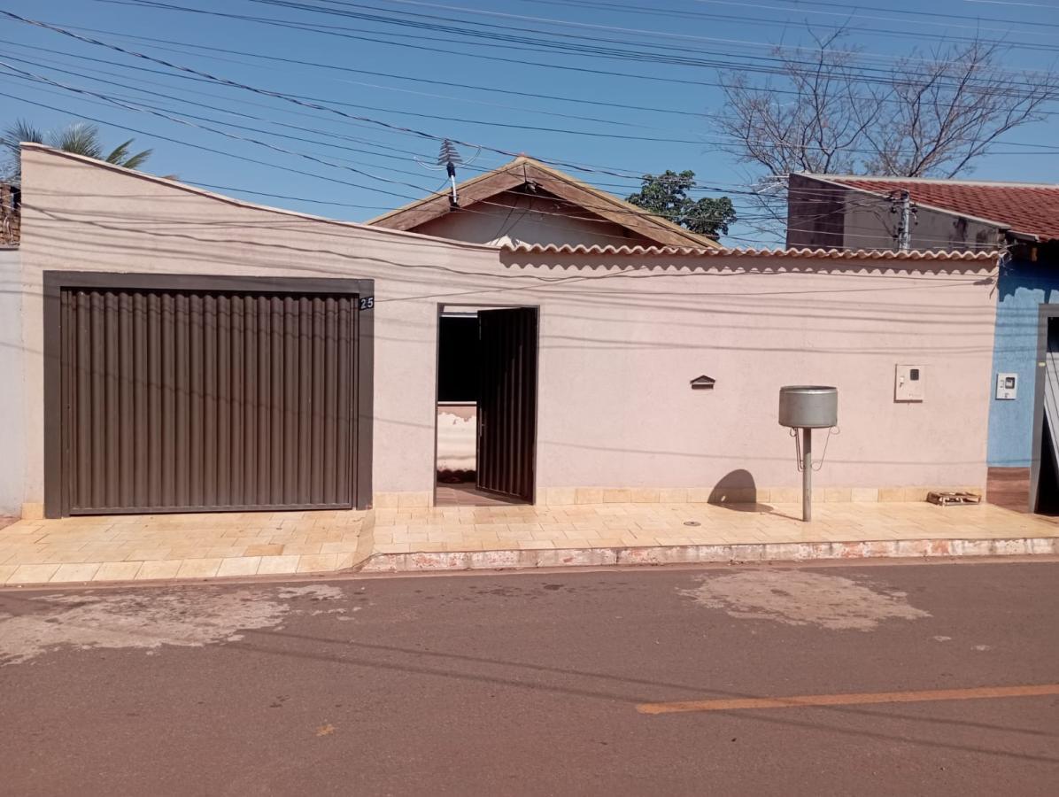 Casa à venda com 3 quartos, 200m² - Foto 1