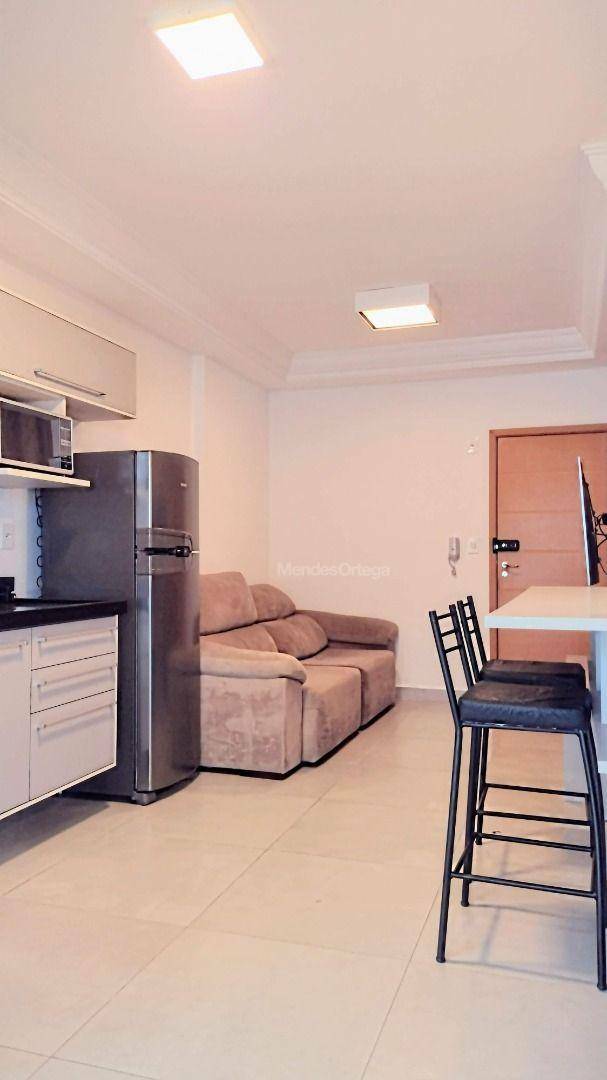 Apartamento para alugar com 1 quarto, 60m² - Foto 13