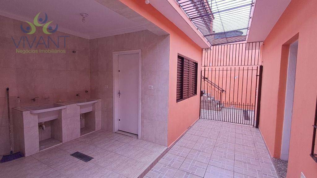 Casa para alugar com 4 quartos, 280m² - Foto 12