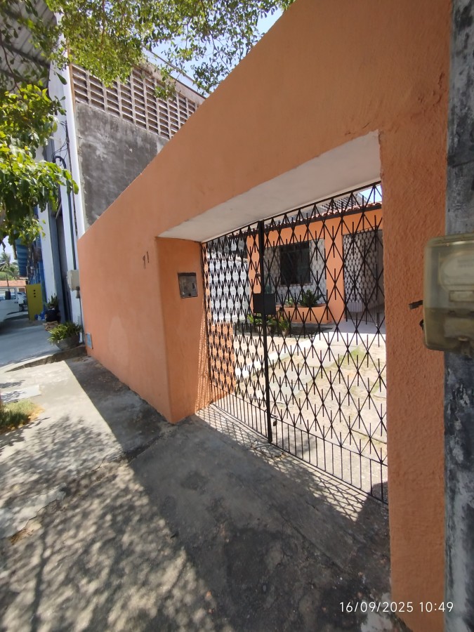 Casa para alugar com 2 quartos, 100m² - Foto 1