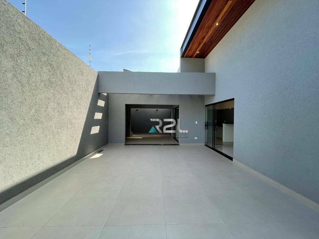 Casa à venda com 3 quartos, 132m² - Foto 2