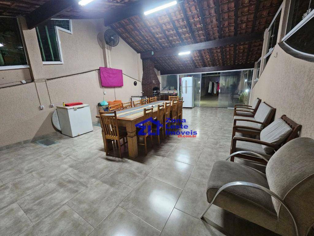 Casa de Condomínio à venda com 3 quartos, 150m² - Foto 3