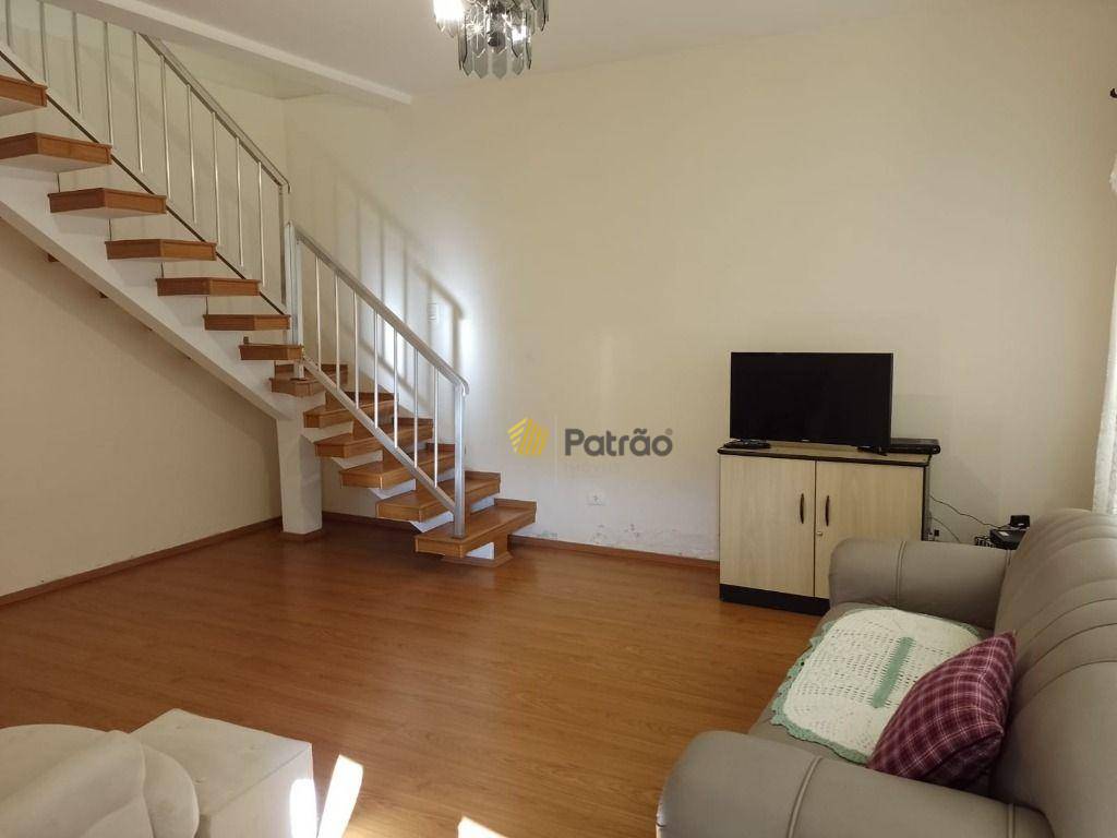 Sobrado à venda com 4 quartos, 240m² - Foto 1