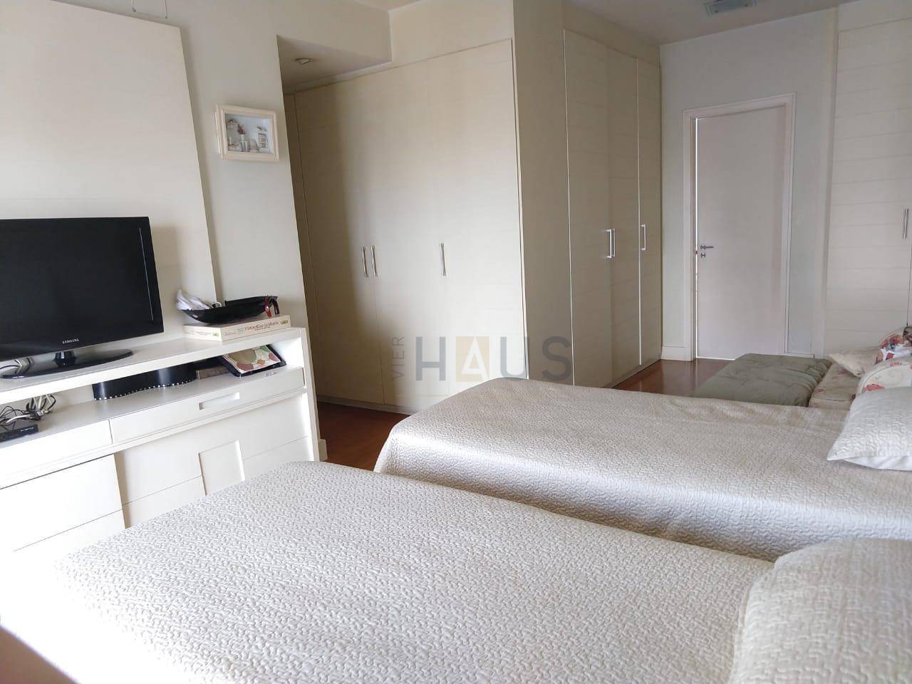 Apartamento à venda com 4 quartos, 275m² - Foto 8