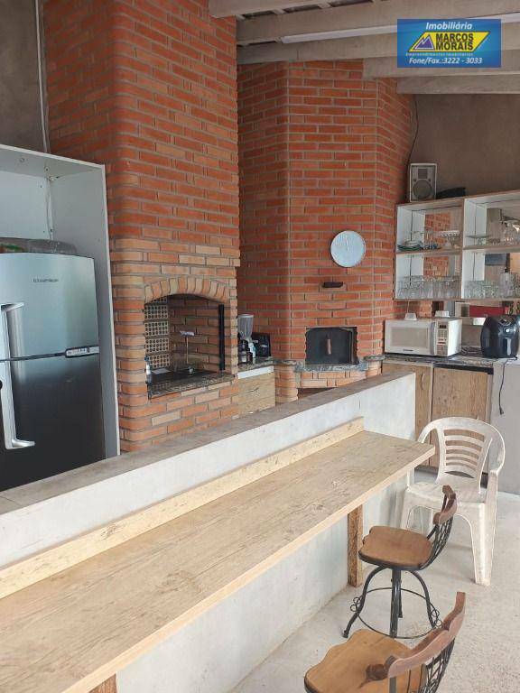 Casa para alugar com 5 quartos, 550m² - Foto 10