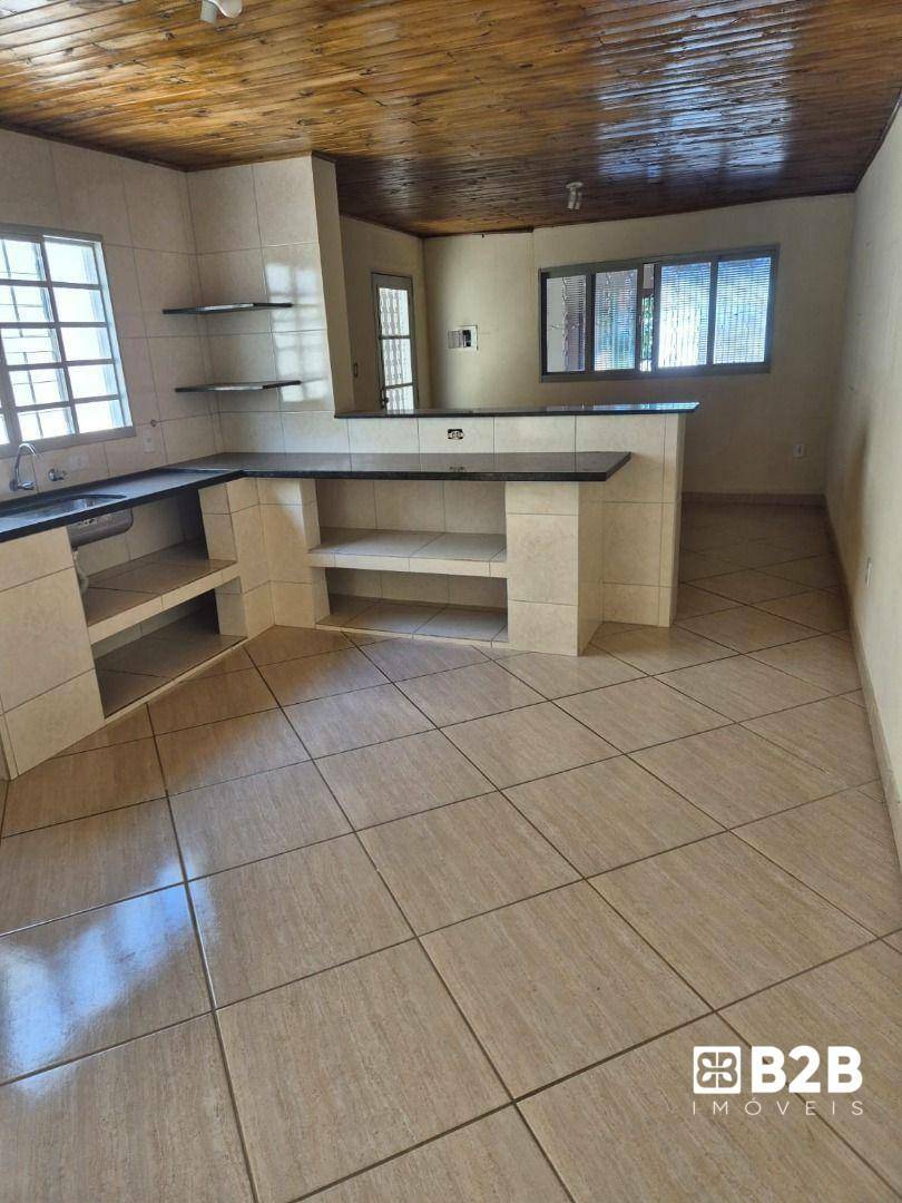 Casa à venda com 2 quartos, 120m² - Foto 1