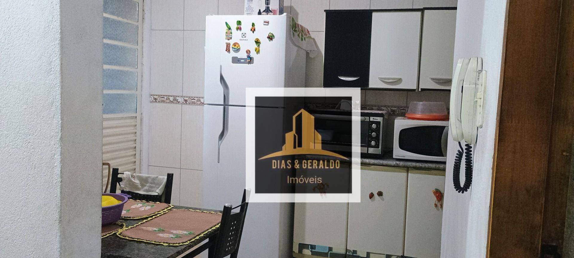 Casa à venda com 3 quartos, 80m² - Foto 9