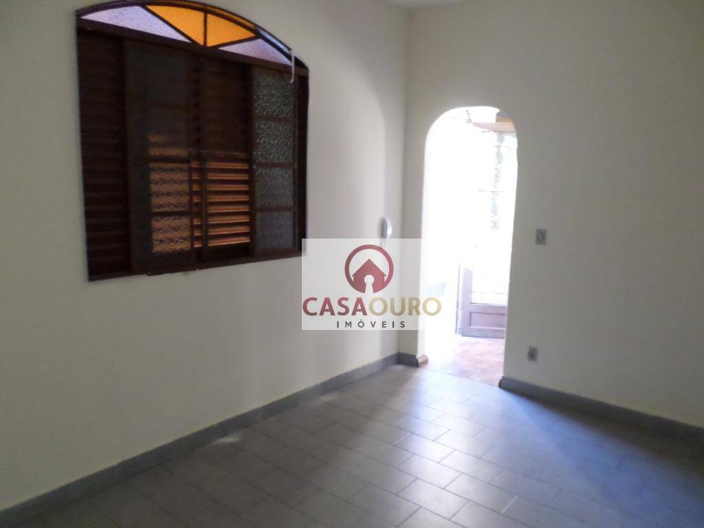 Casa à venda com 6 quartos, 200m² - Foto 16