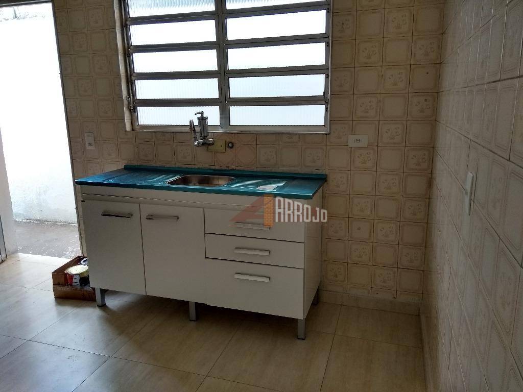 Casa à venda com 2 quartos, 95m² - Foto 2