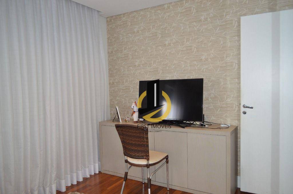 Apartamento à venda com 3 quartos, 192m² - Foto 30