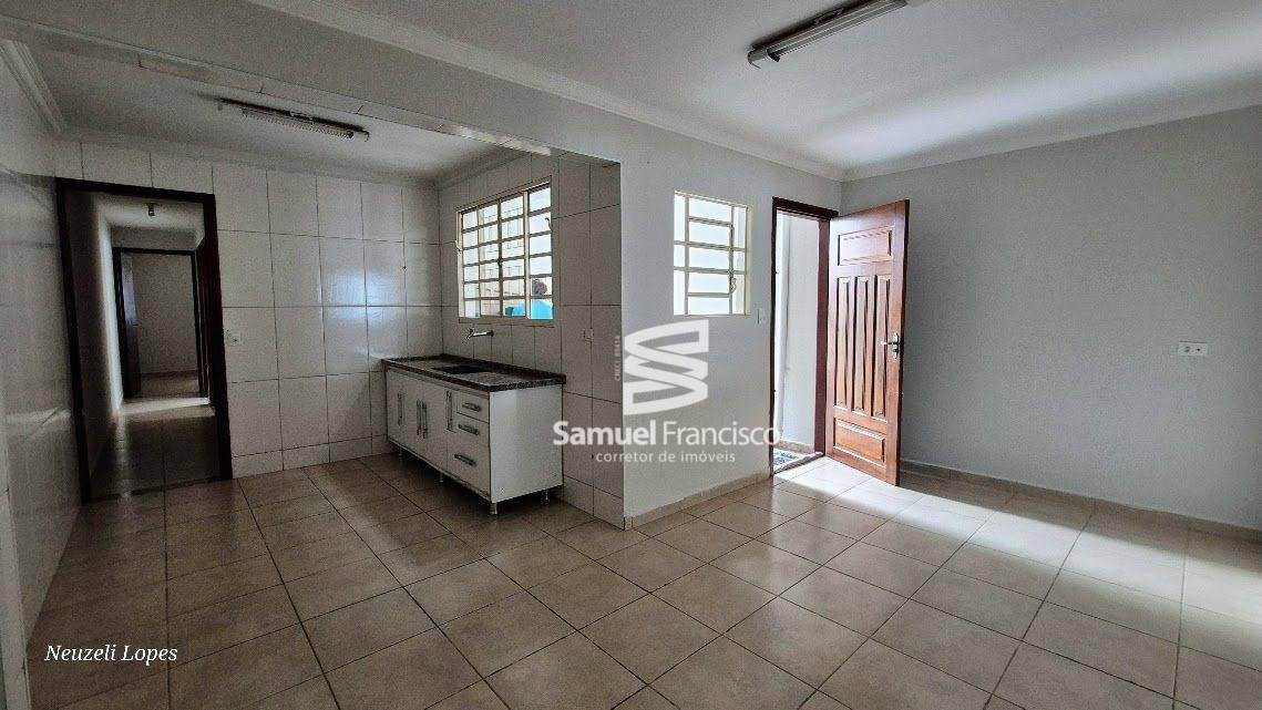 Casa à venda com 2 quartos, 87m² - Foto 1