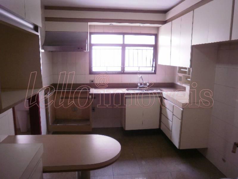 Apartamento para alugar com 3 quartos, 130m² - Foto 18