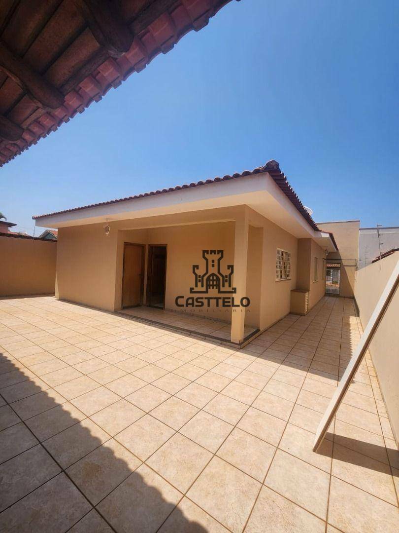 Casa à venda com 3 quartos, 217m² - Foto 8