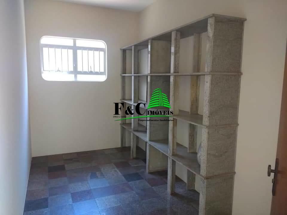 Casa à venda com 3 quartos, 1134m² - Foto 24