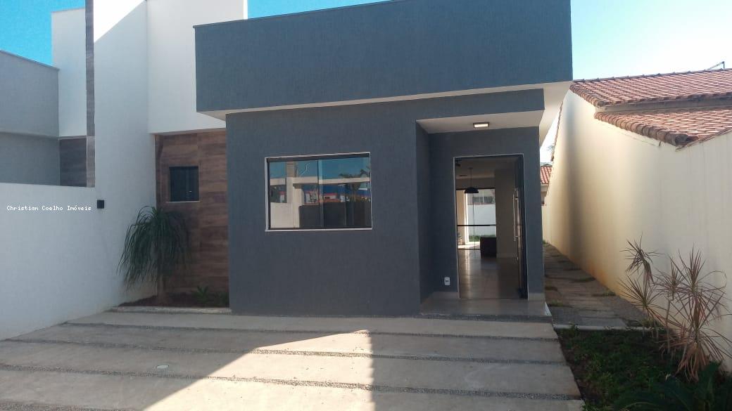 Casa à venda com 3 quartos, 300m² - Foto 1