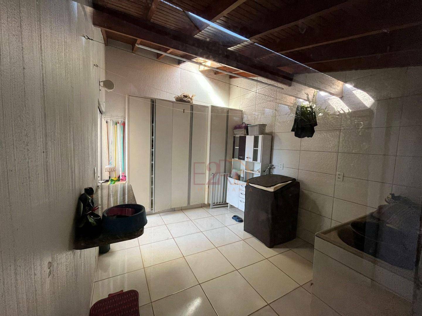 Casa à venda com 3 quartos, 190m² - Foto 14