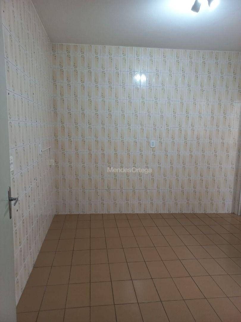 Apartamento para alugar com 2 quartos, 65m² - Foto 19