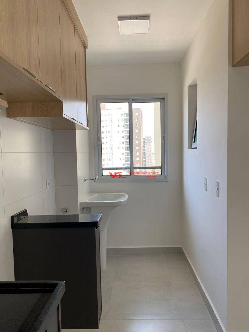 Apartamento para alugar com 3 quartos, 77m² - Foto 4