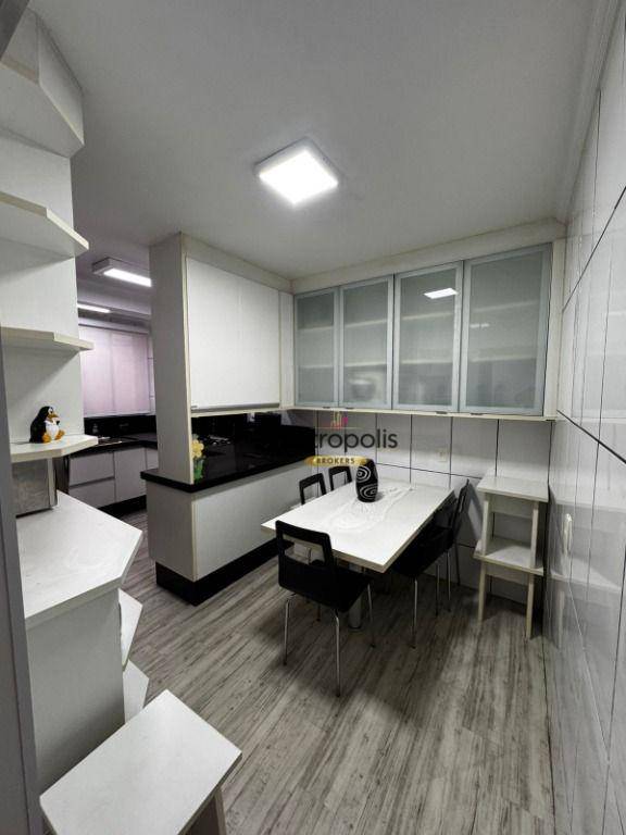 Sobrado à venda com 2 quartos, 215m² - Foto 3