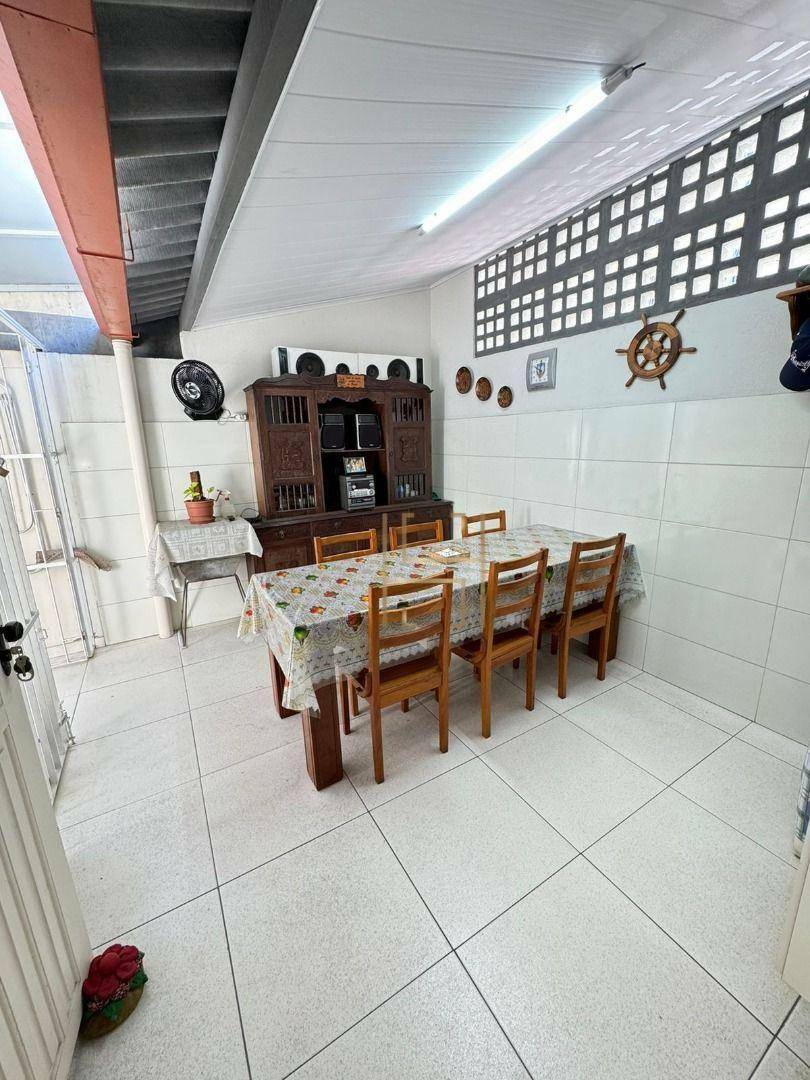 Casa à venda com 3 quartos, 100m² - Foto 3