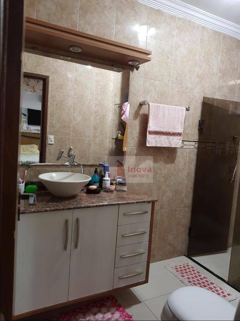 Apartamento à venda com 5 quartos, 213m² - Foto 13