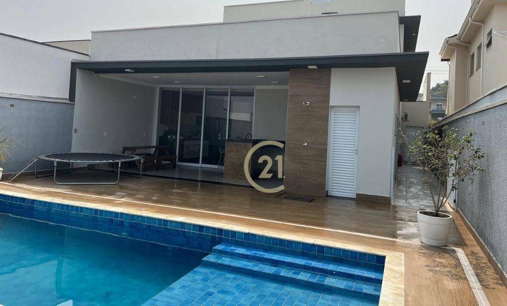 Casa de Condomínio à venda com 3 quartos, 242m² - Foto 3