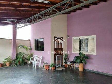 Casa à venda com 2 quartos, 122m² - Foto 2