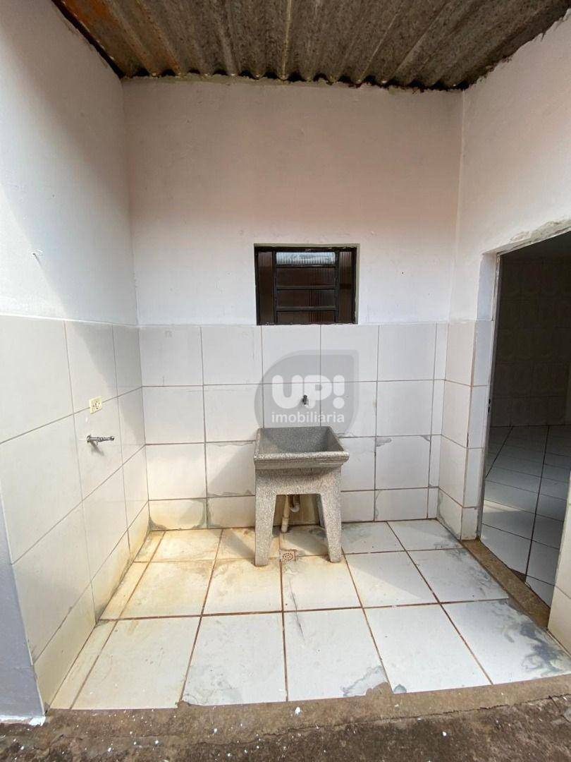 Casa à venda com 2 quartos, 125m² - Foto 11