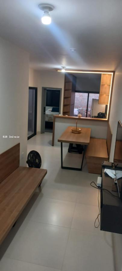 Casa à venda com 2 quartos, 51m² - Foto 2