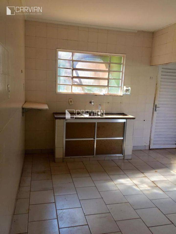 Casa à venda com 2 quartos, 70m² - Foto 12