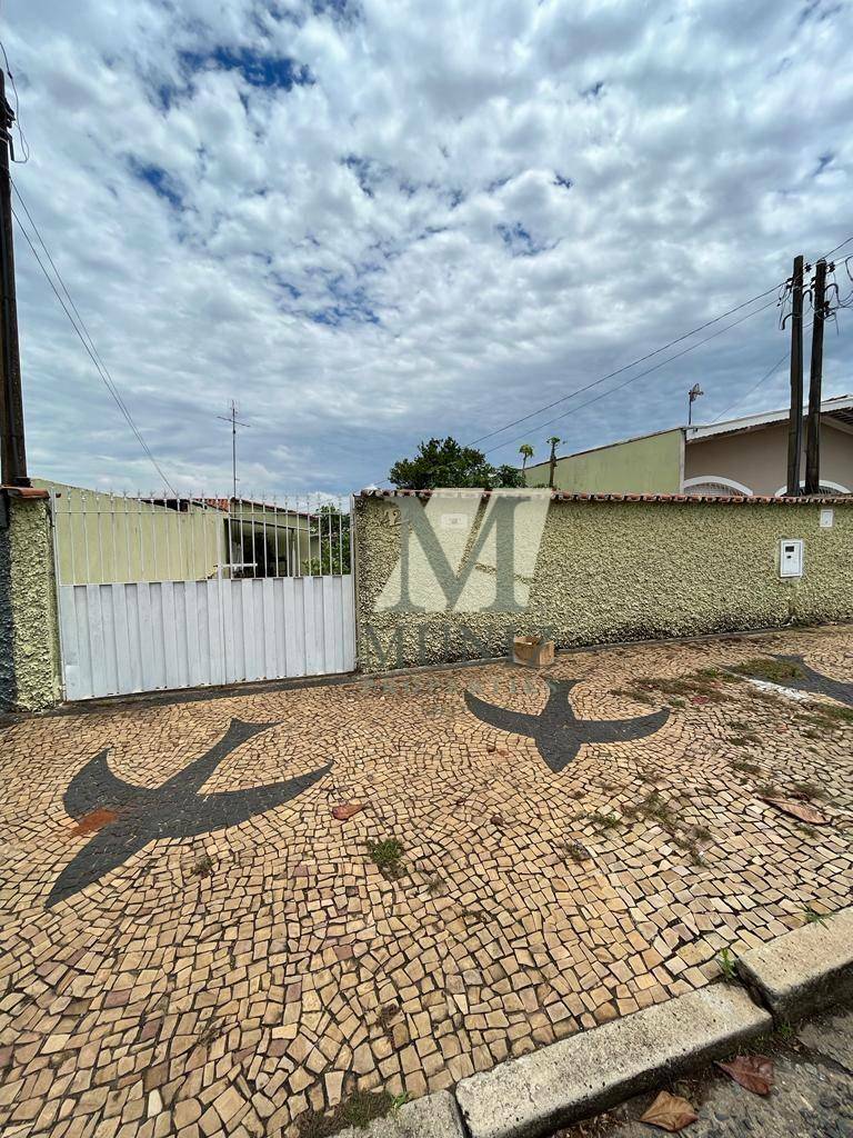 Casa à venda com 3 quartos, 300m² - Foto 1