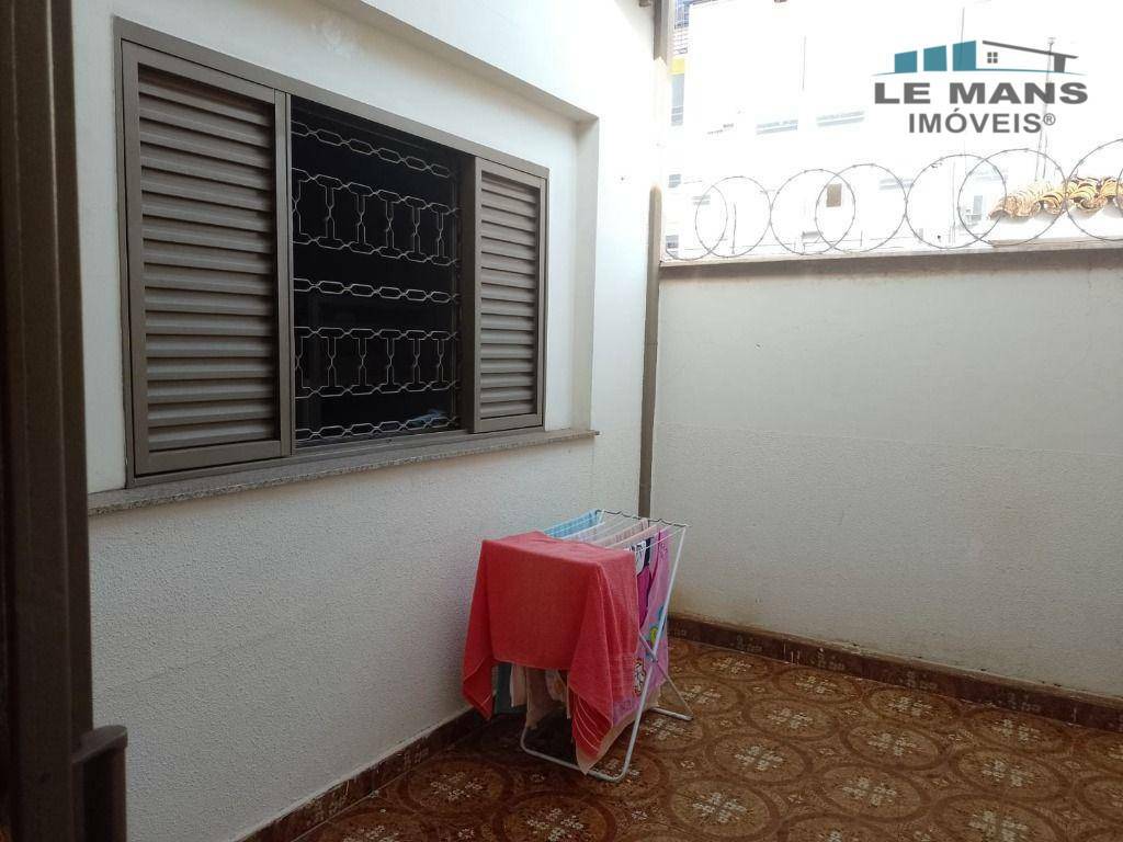 Casa à venda com 3 quartos, 198m² - Foto 3