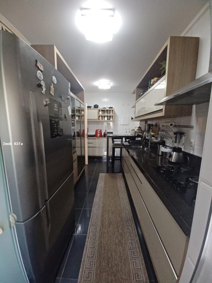 Apartamento à venda com 3 quartos, 180m² - Foto 11