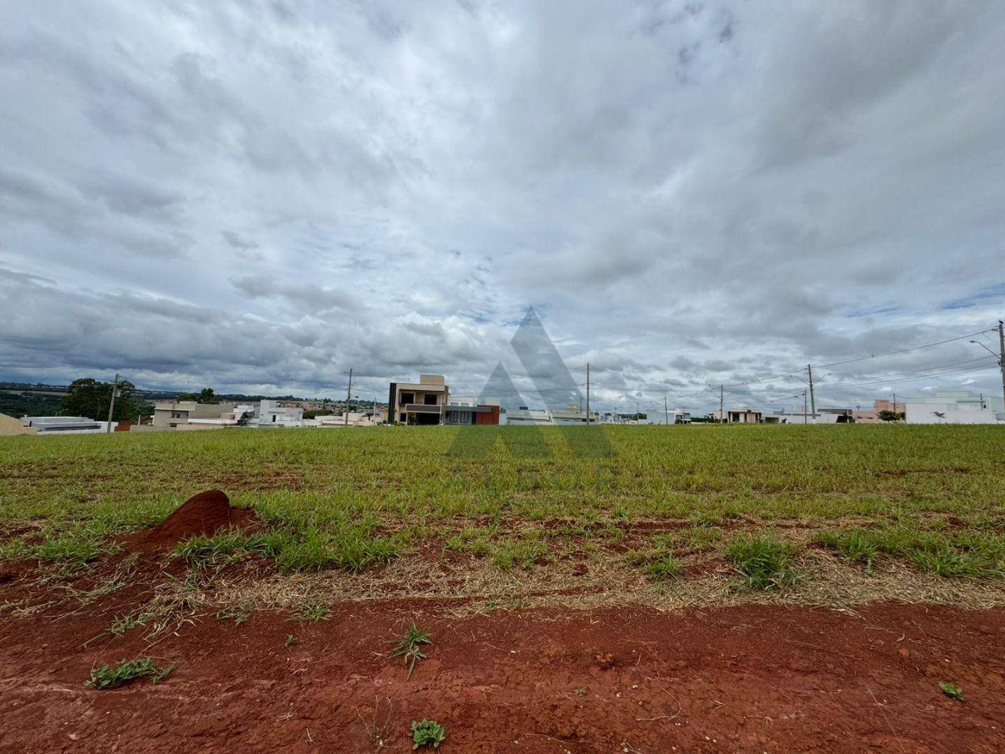 Loteamento e Condomínio, 300 m² - Foto 1